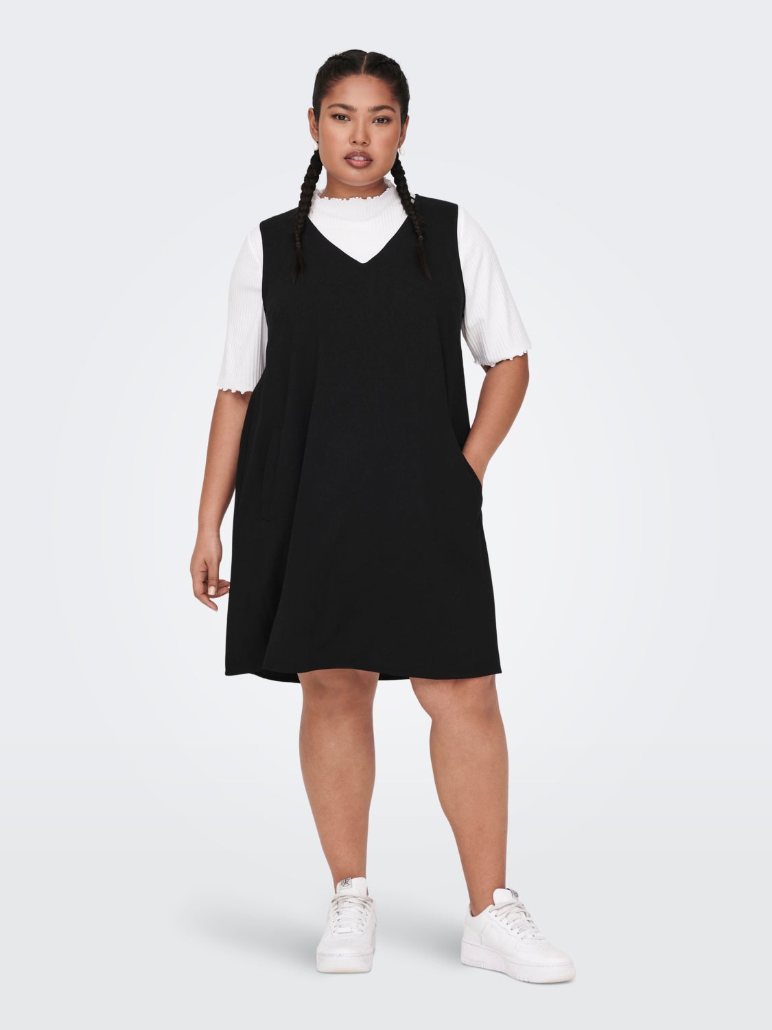 Curvy sleeveless tunic