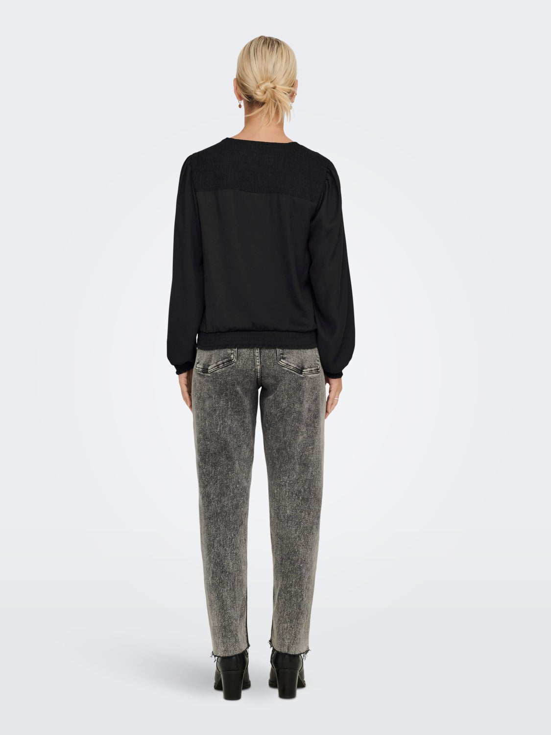 V-neck top with pattern