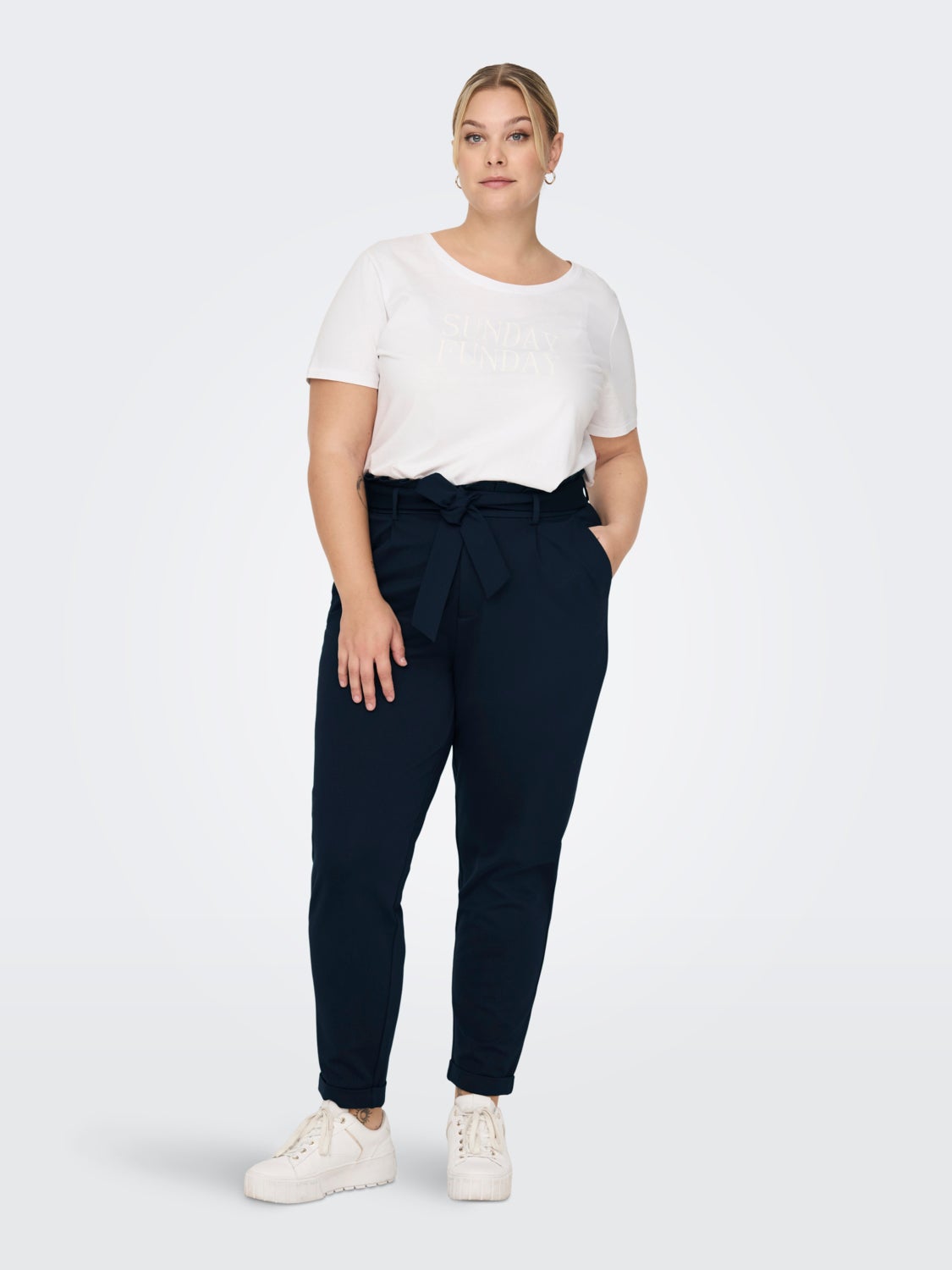 Curvy tie belt viscose pants