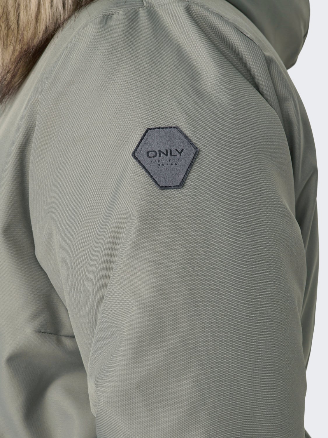 Curvy jacket with hood