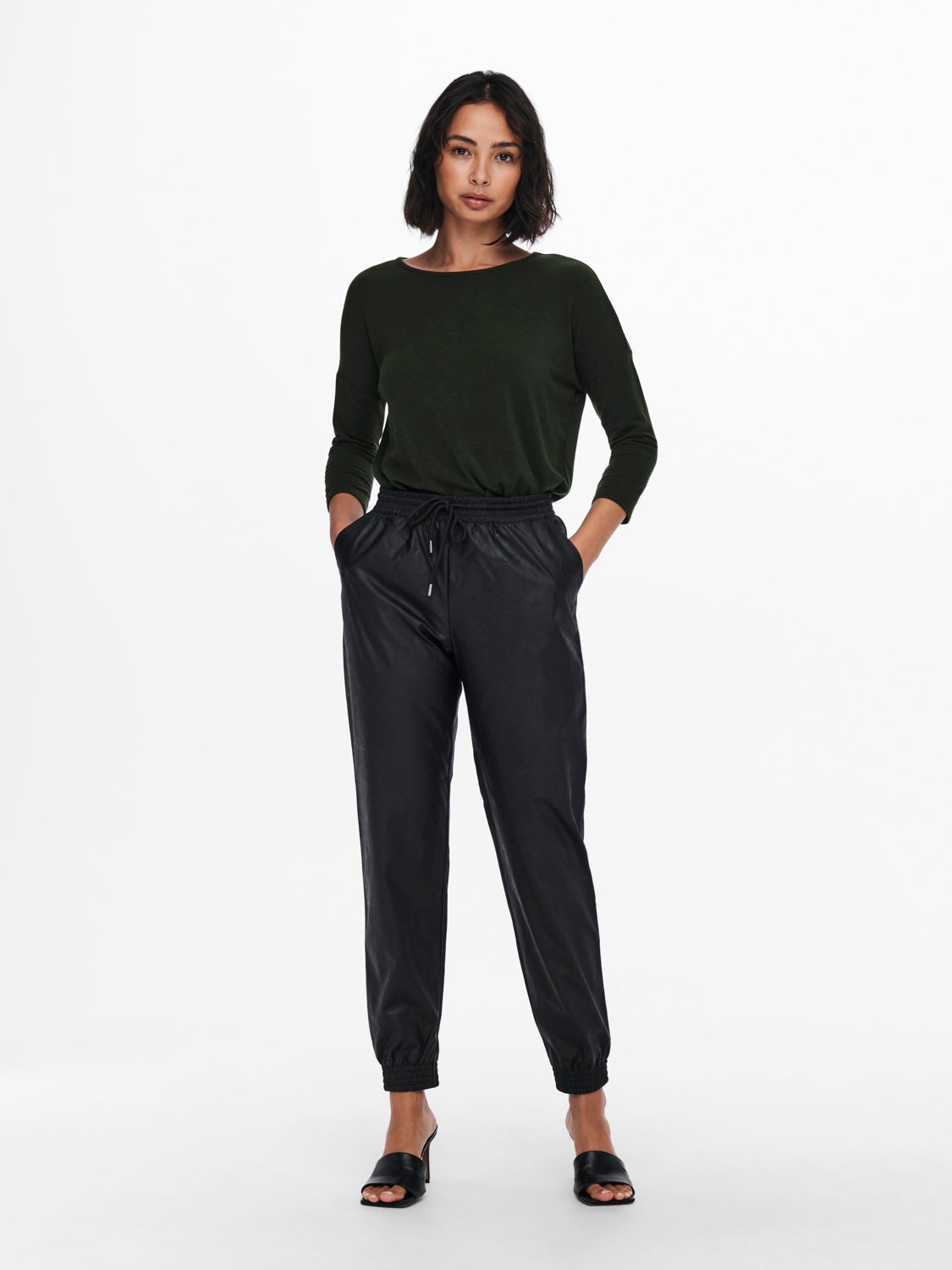 Loose fitted 3/4 sleeved top