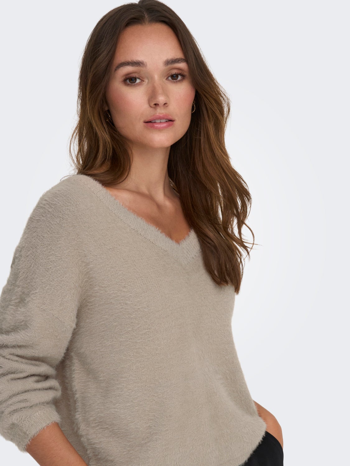 V-neck knitted pullover