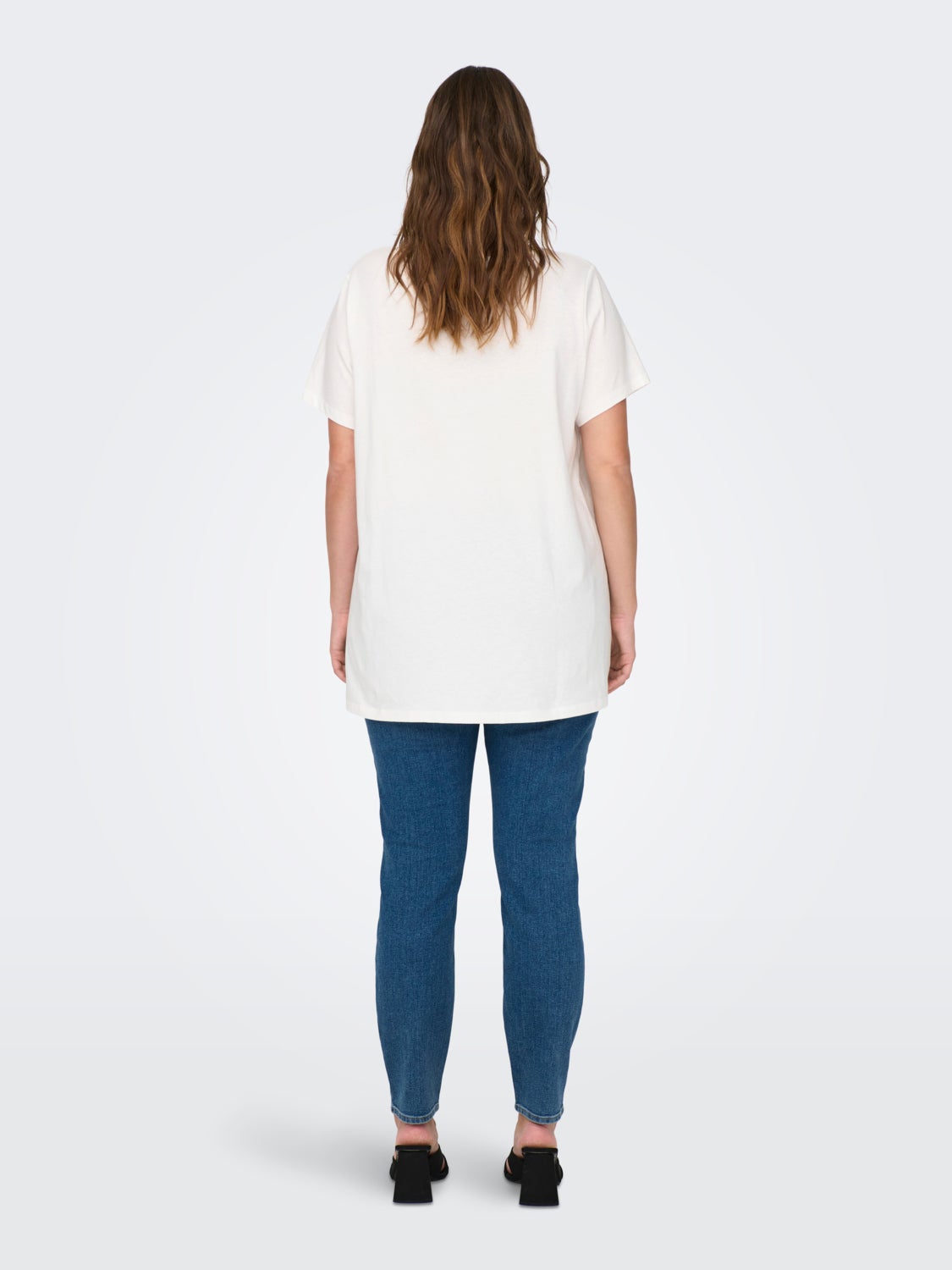 Curvy V-neck t-shirt