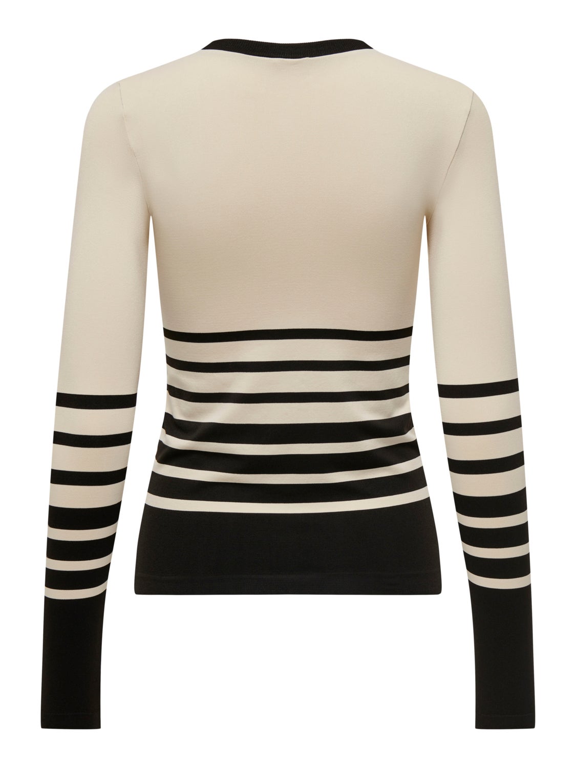 Sports top with long sleeves