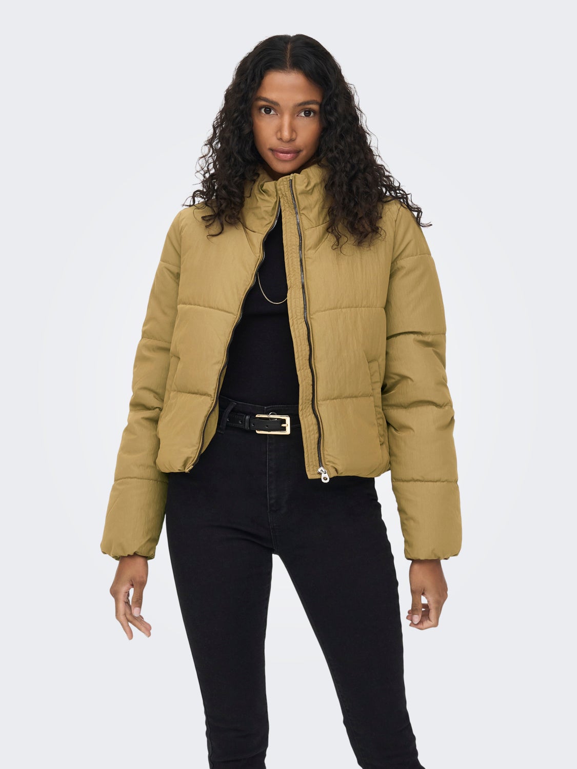 Jacket with zip and side pockets