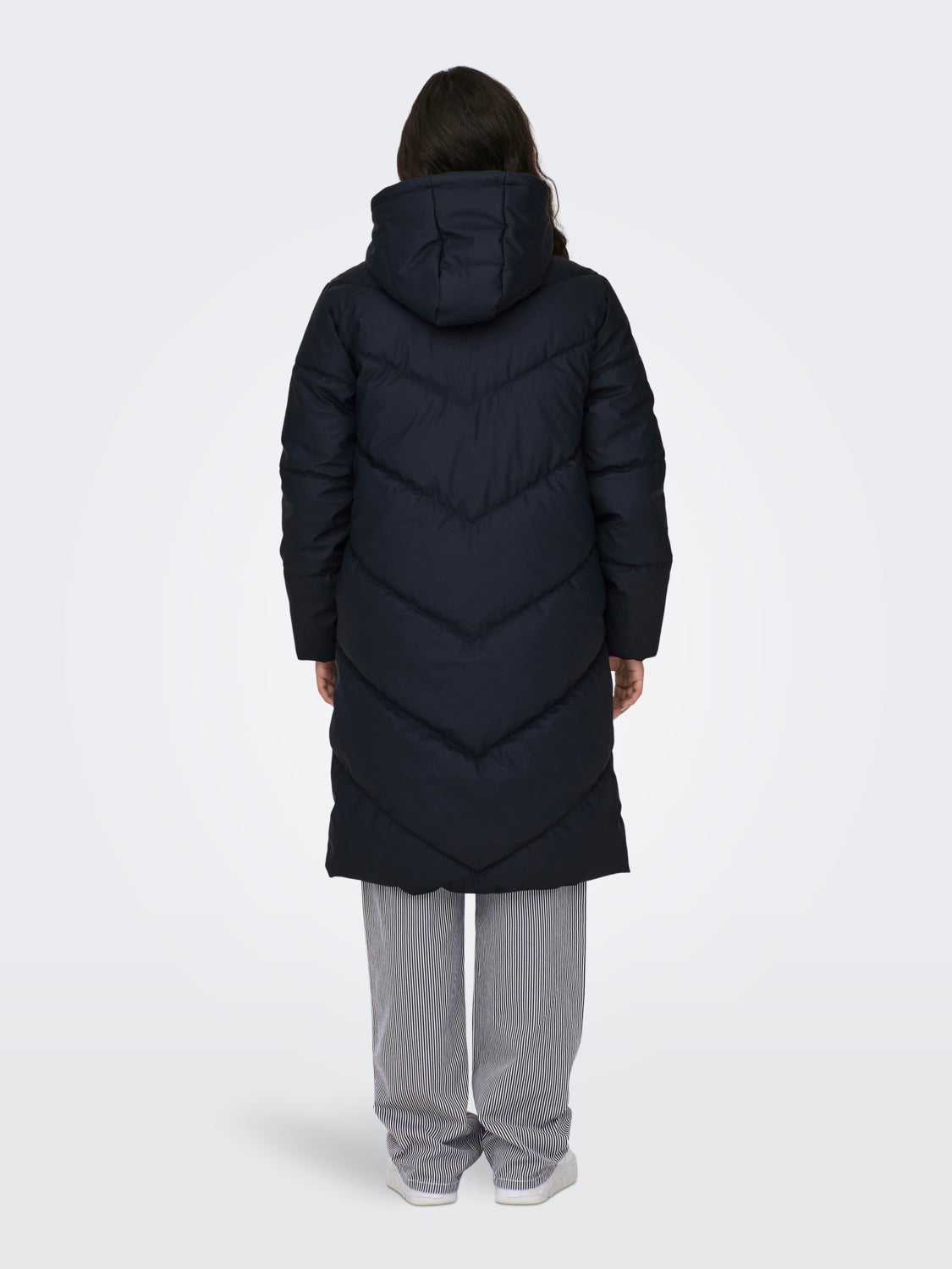 Water repellent puffer jacket