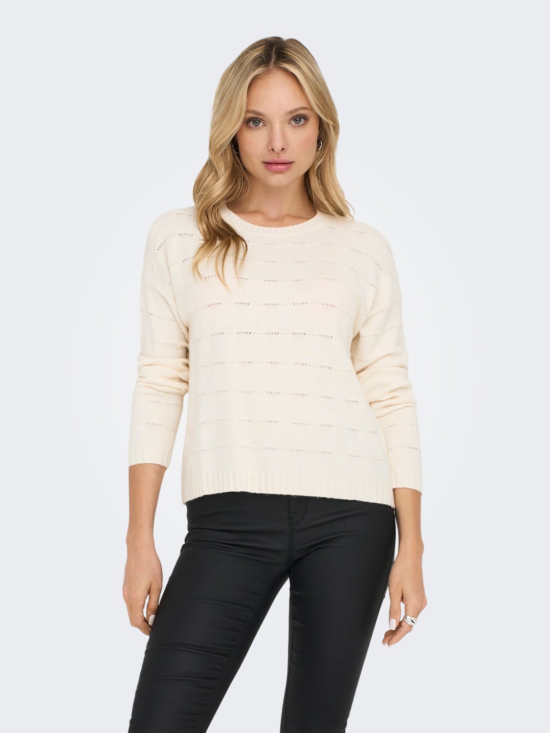 o-neck knit with long sleeves