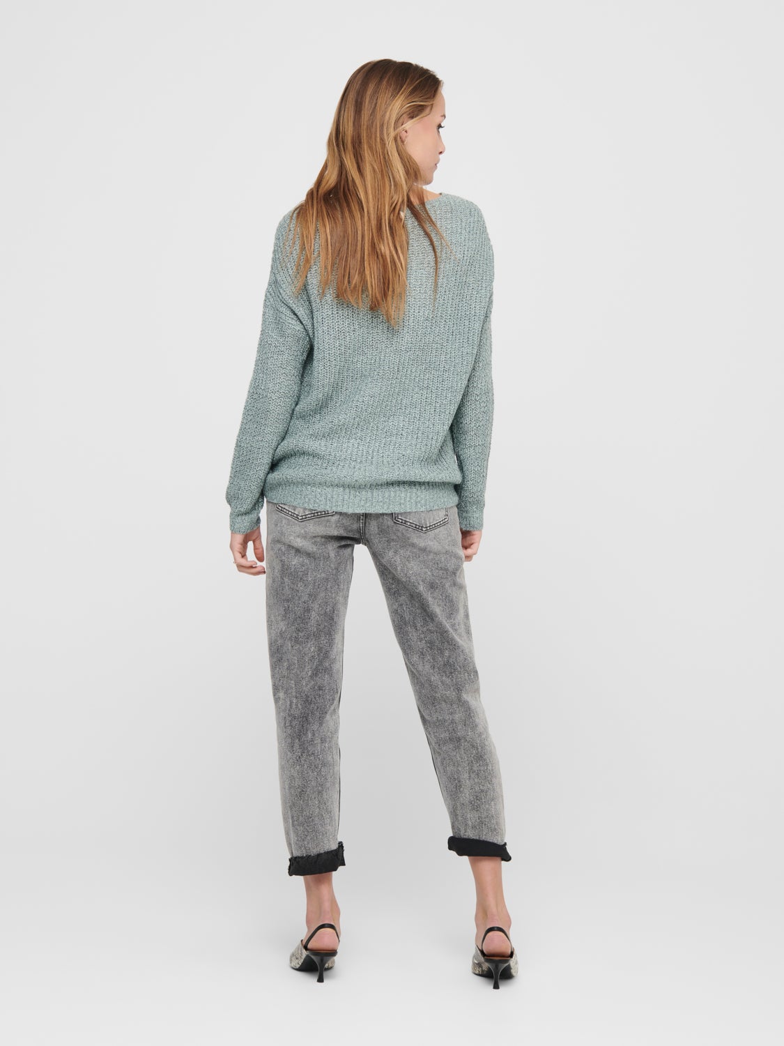 V-neck knitted pullover