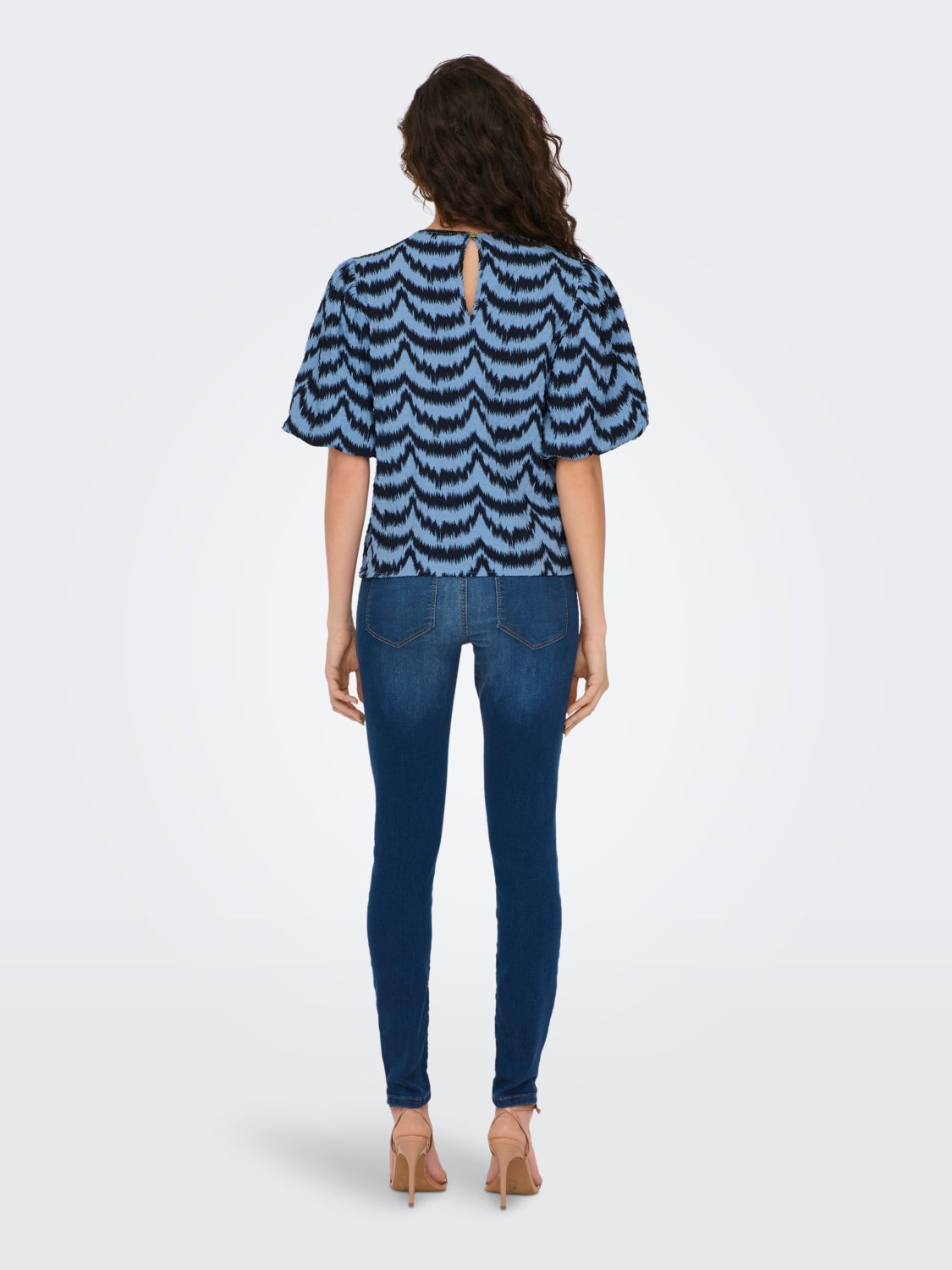 O-neck top with balloon sleeves