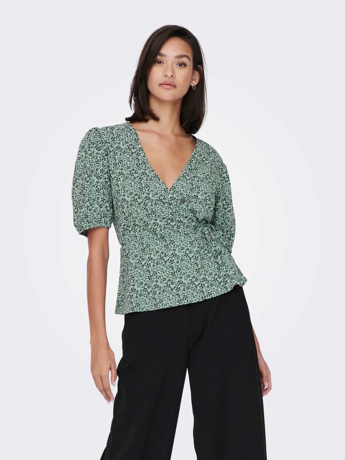 Regular Fit V-Neck Smocked cuffs Top