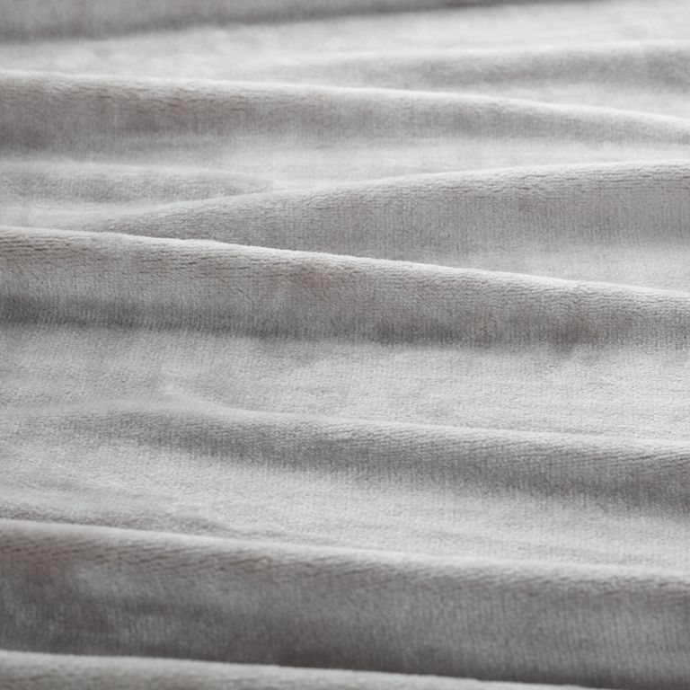 Columbi Plus Foote Thro Blanket