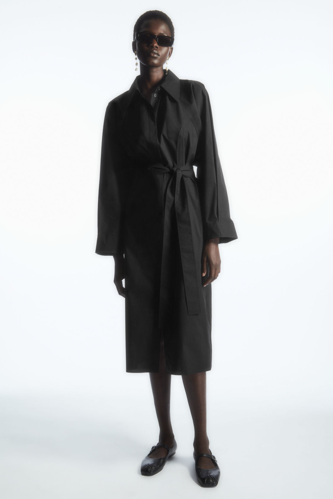 VOLUMINOUS BELTED MIDI SHIRT DRESS