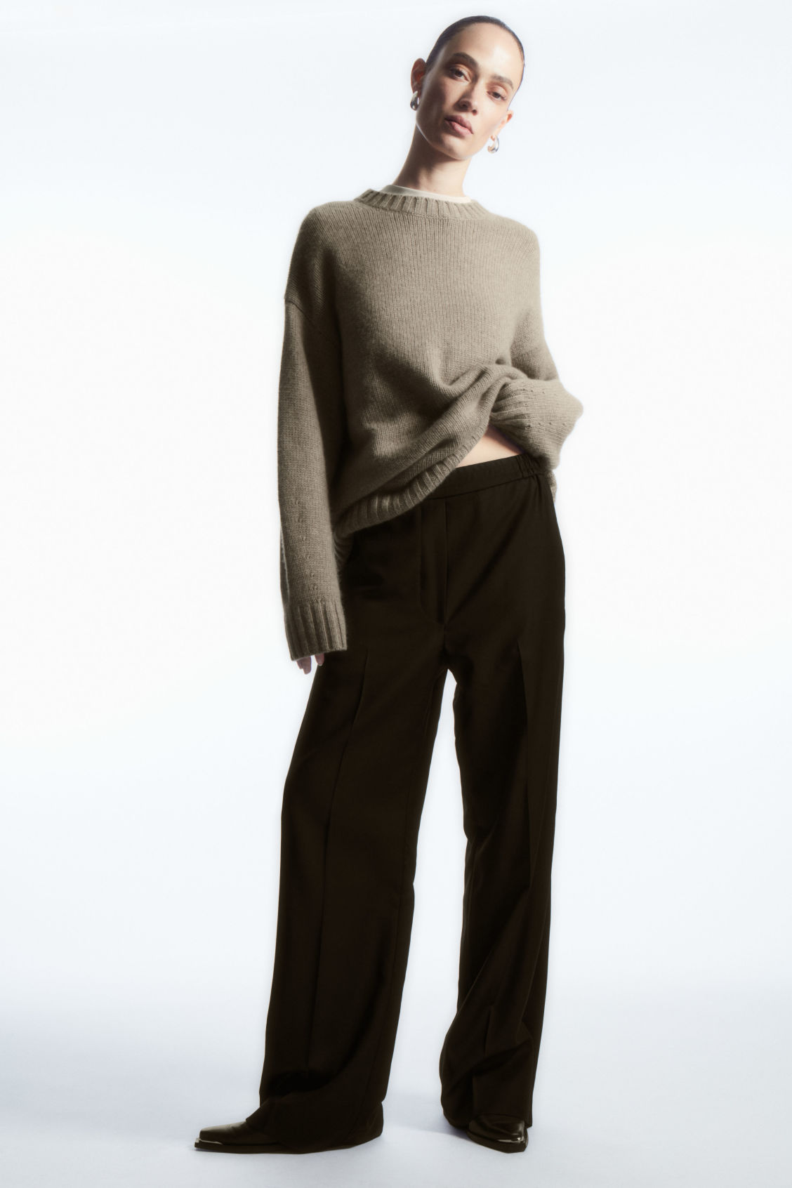 STRAIGHT-LEG ELASTICATED WOOL TROUSERS