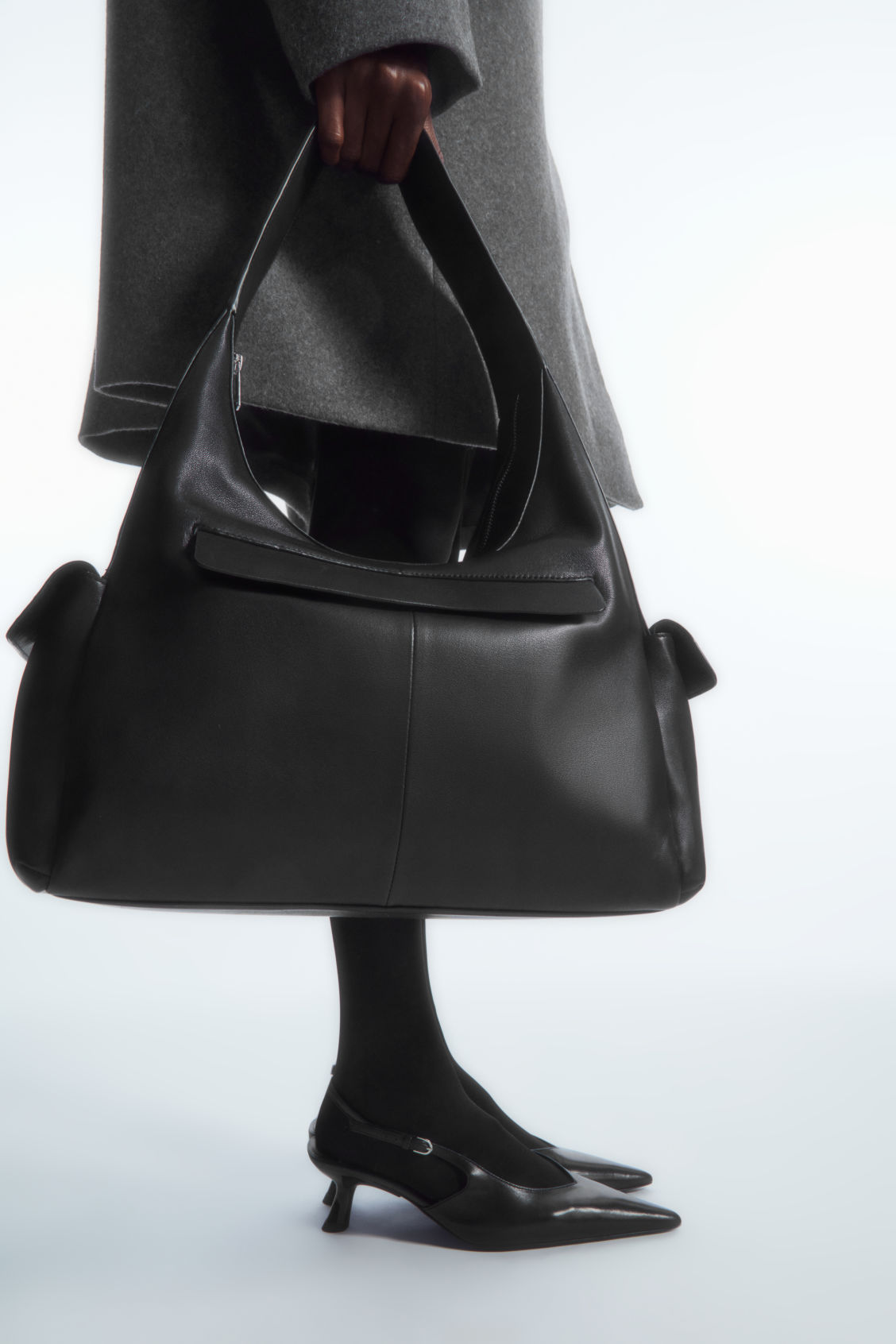 POCKET SHOULDER BAG - LEATHER