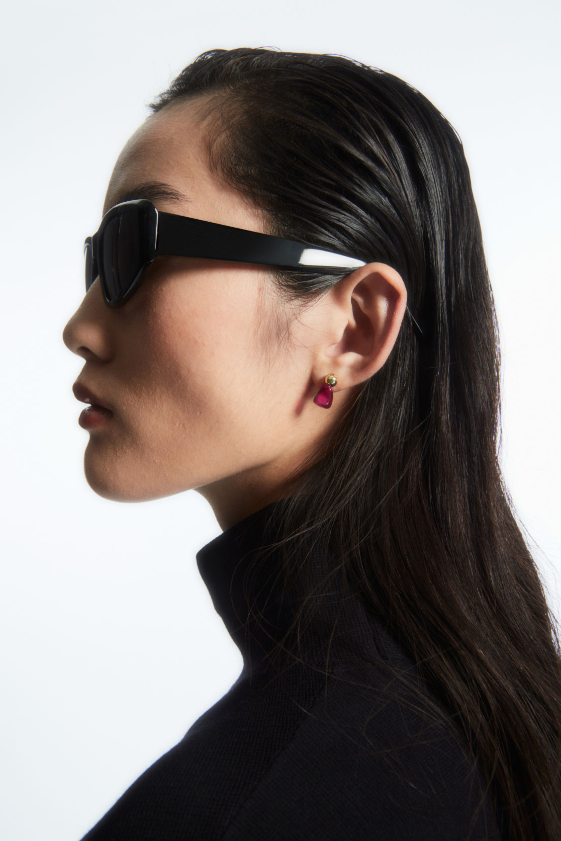 MISMATCHED GLASS EARRINGS