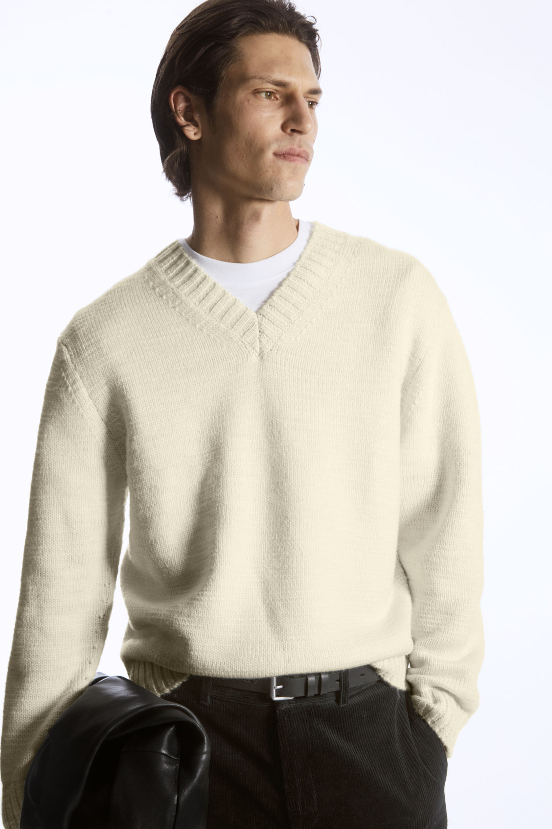 V-NECK WOOL JUMPER