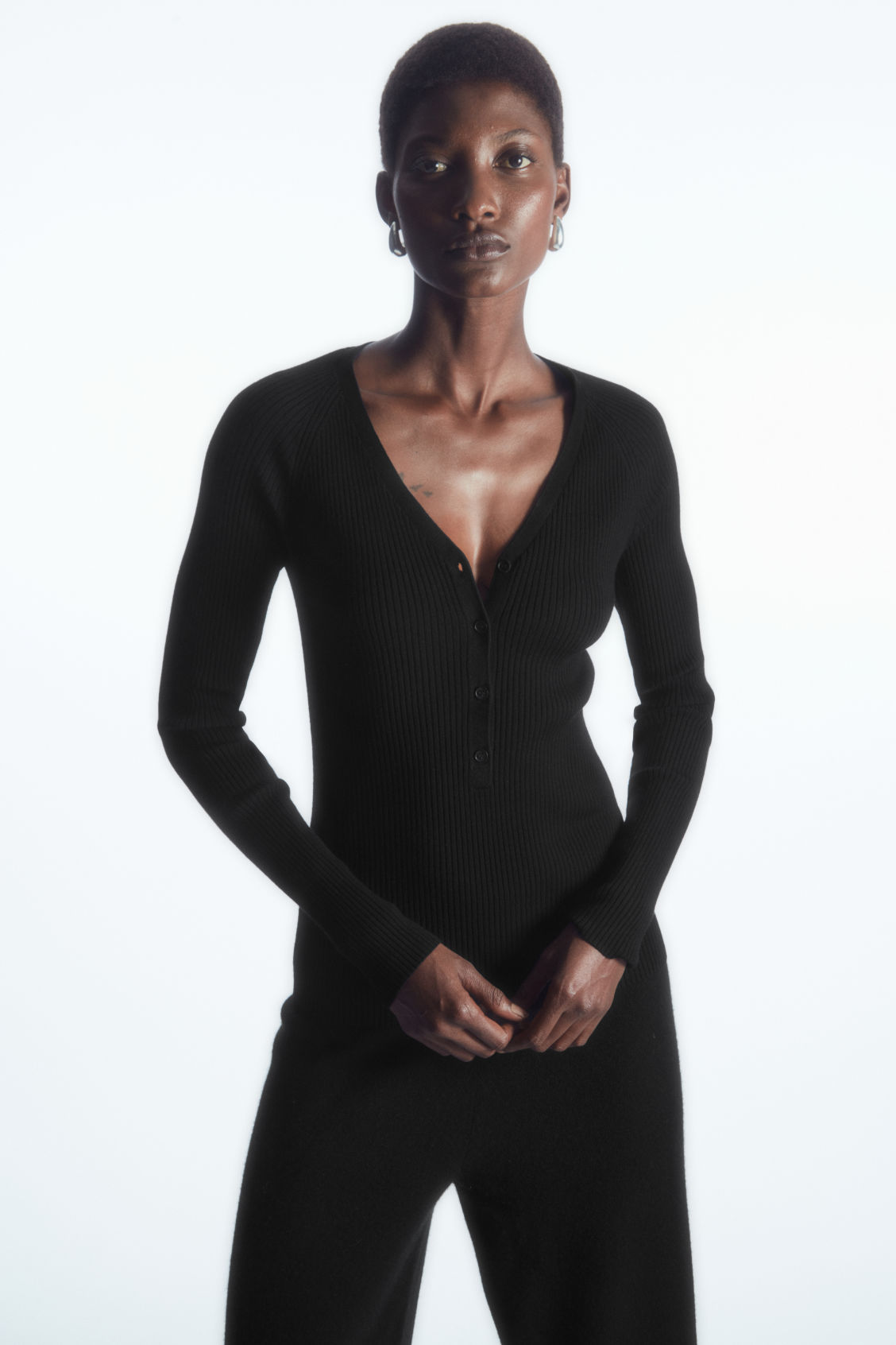 V-NECK RIBBED WOOL HENLEY TOP