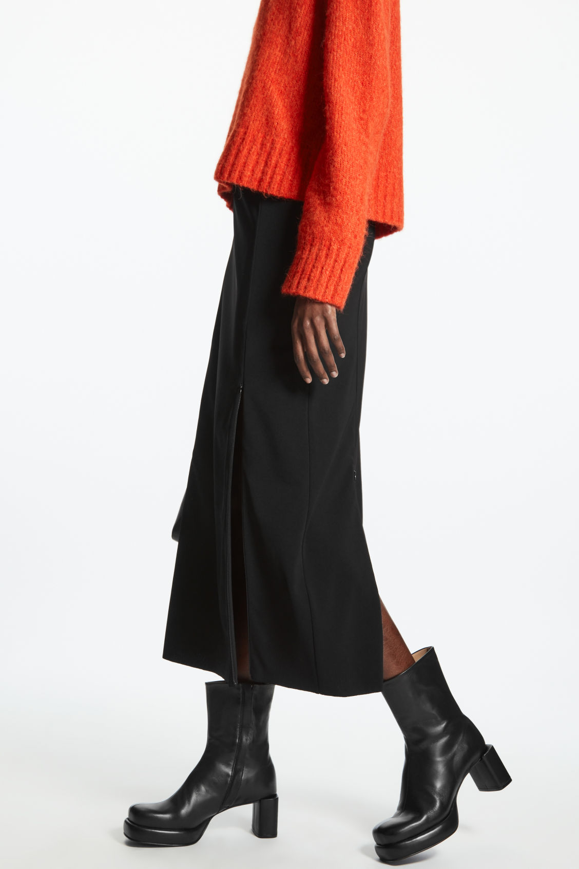 SQUARE-TOE PLATFORM BOOTS