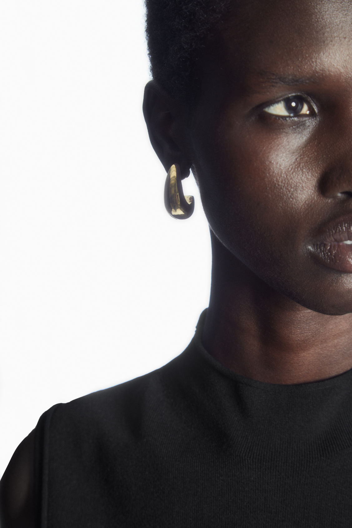 CURVED TEARDROP EARRINGS