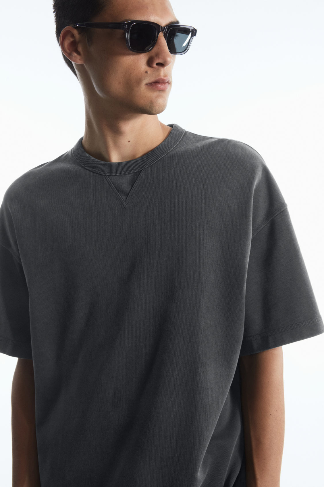 OVERSIZED HEAVYWEIGHT SHORT-SLEEVED SWEATSHIRT