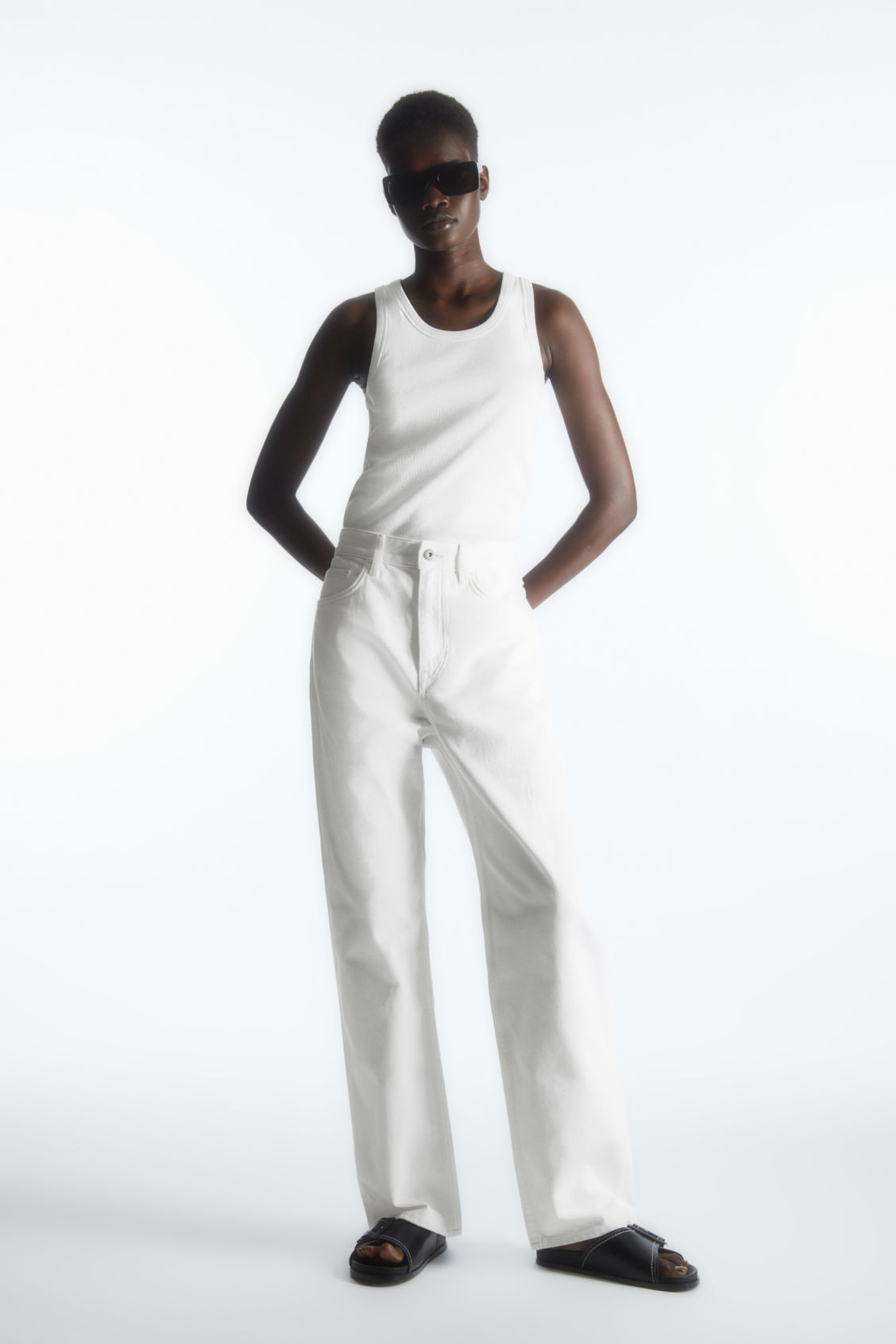 CONTRAST-STITCH BUCKLED LEATHER SLIDES