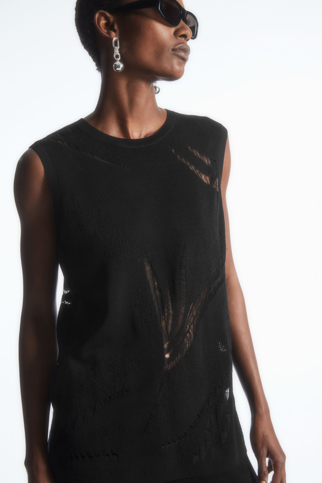 BOTANICAL KNITTED VEST