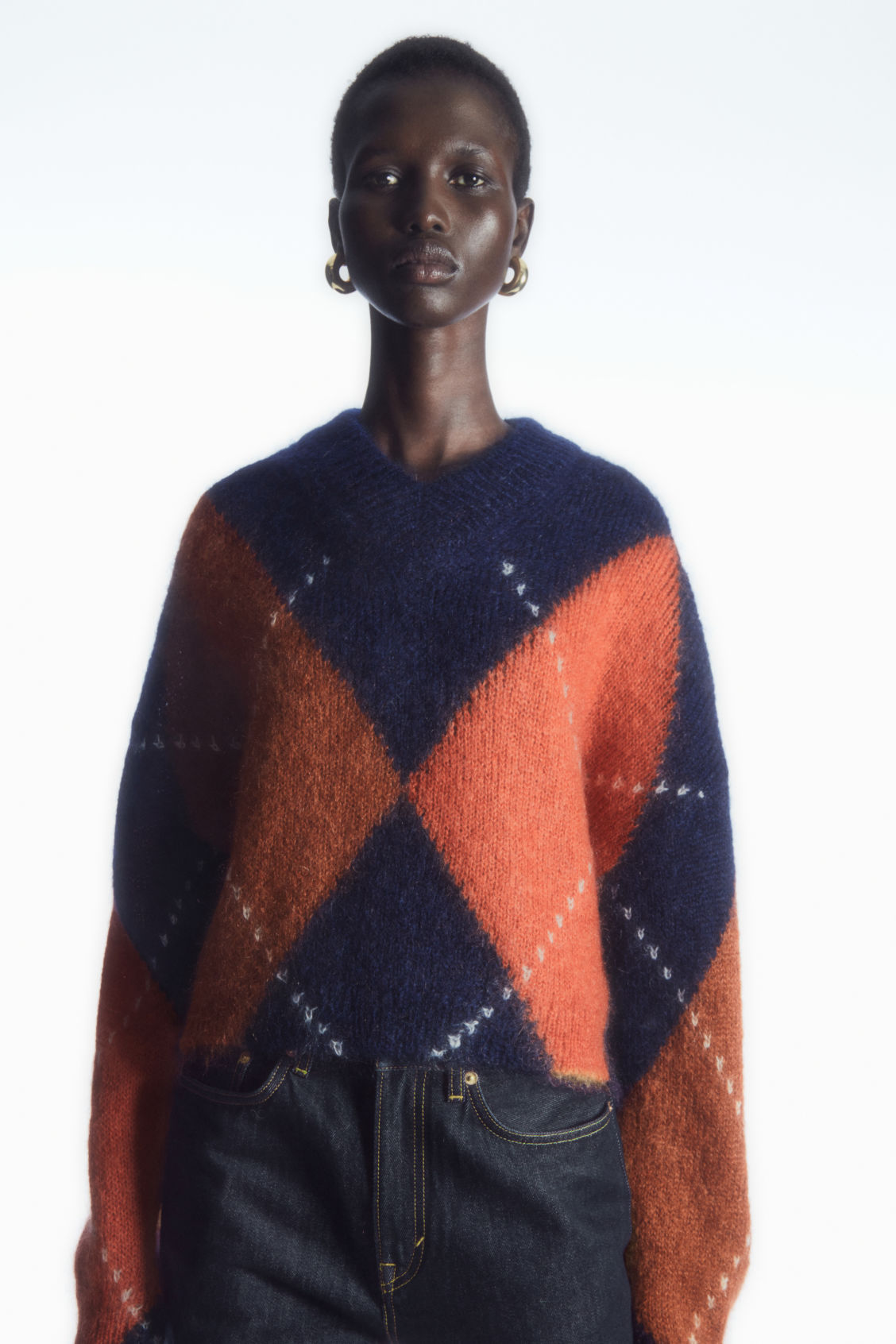 CROPPED V-NECK MOHAIR JUMPER