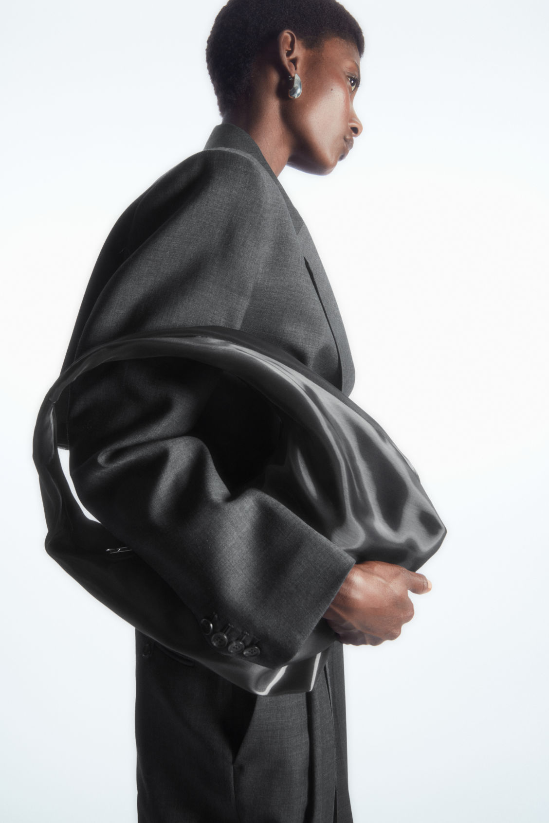 MINI HIGH-SHINE SHOULDER BAG