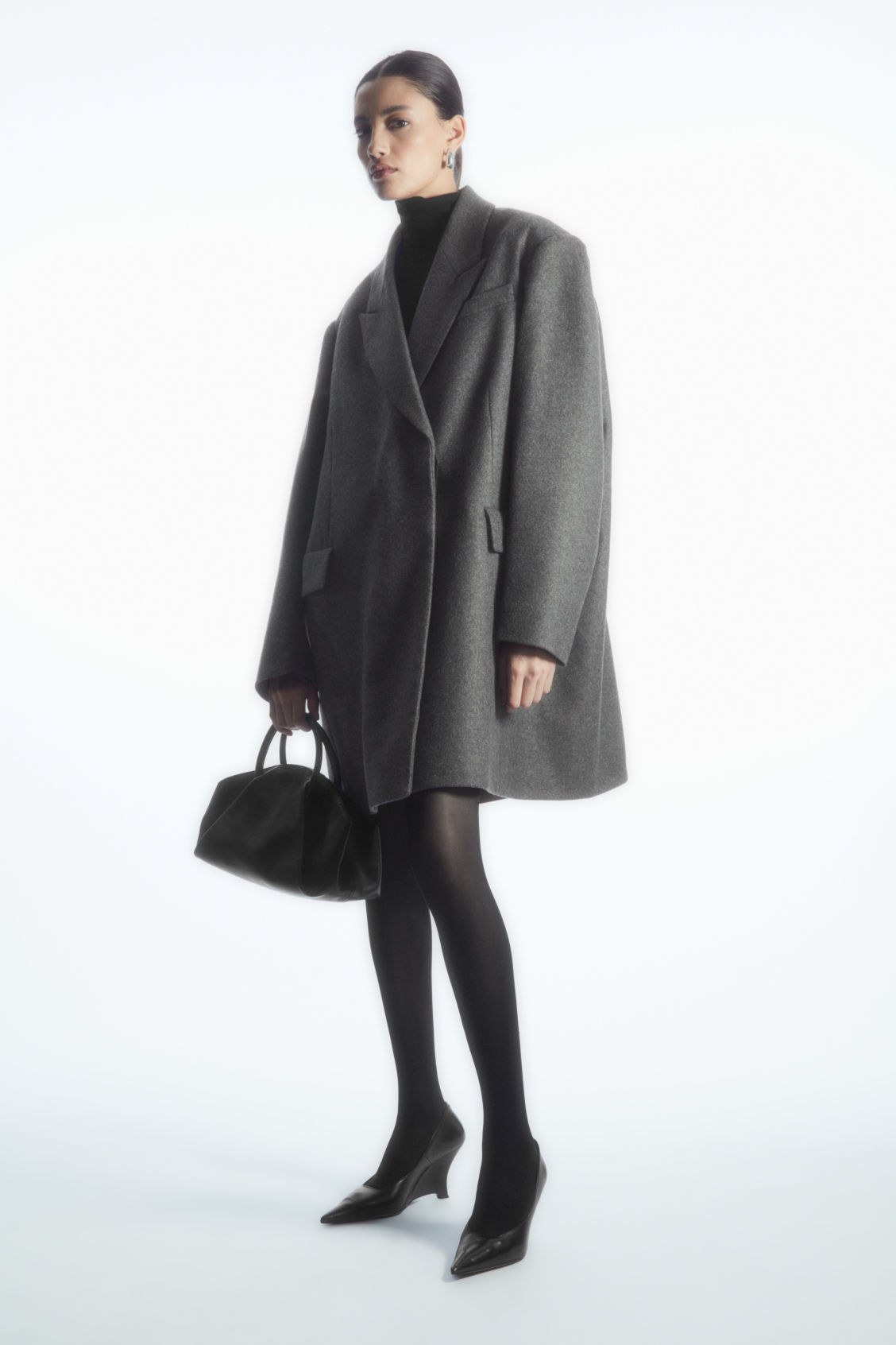 OVERSIZED POWER-SHOULDER WOOL COAT