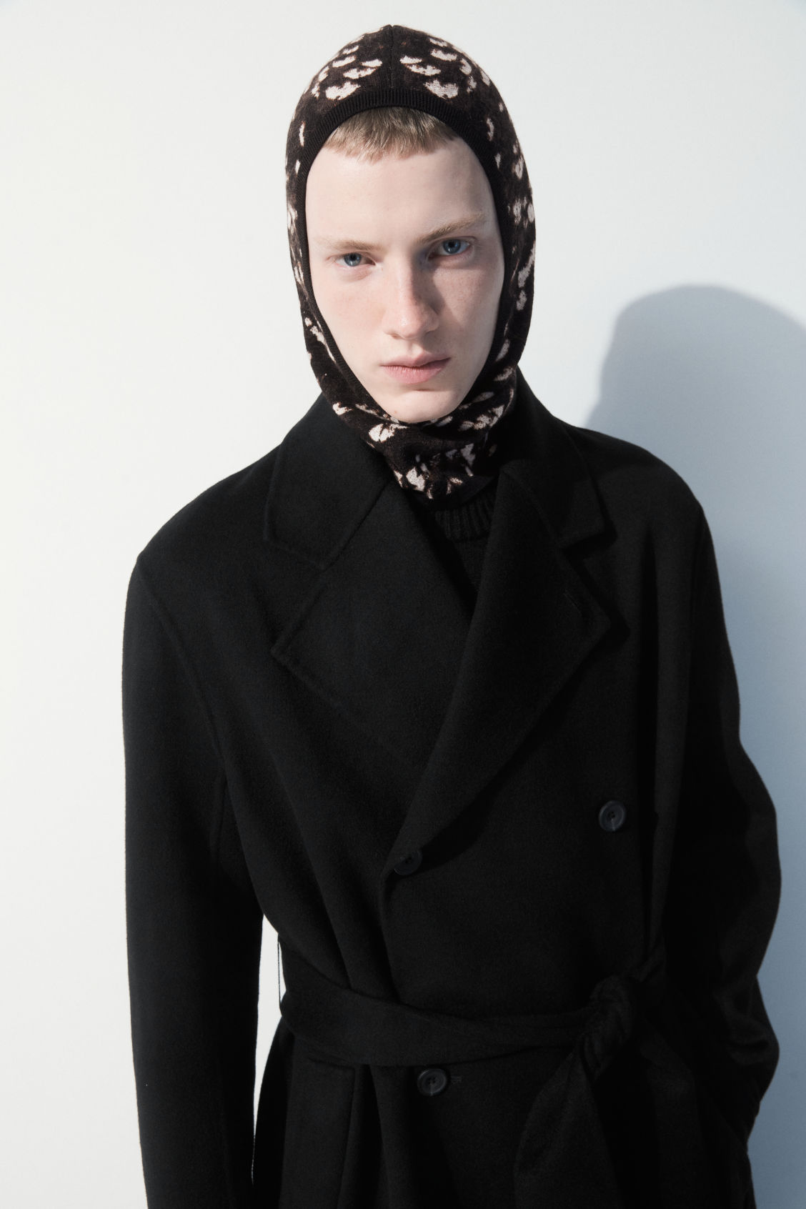 THE FEATHER-PRINT BALACLAVA