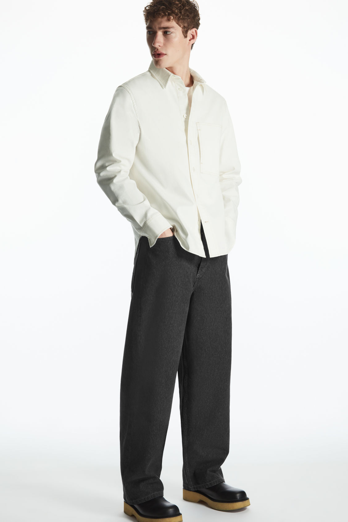 RELAXED-FIT WIDE-LEG JEANS