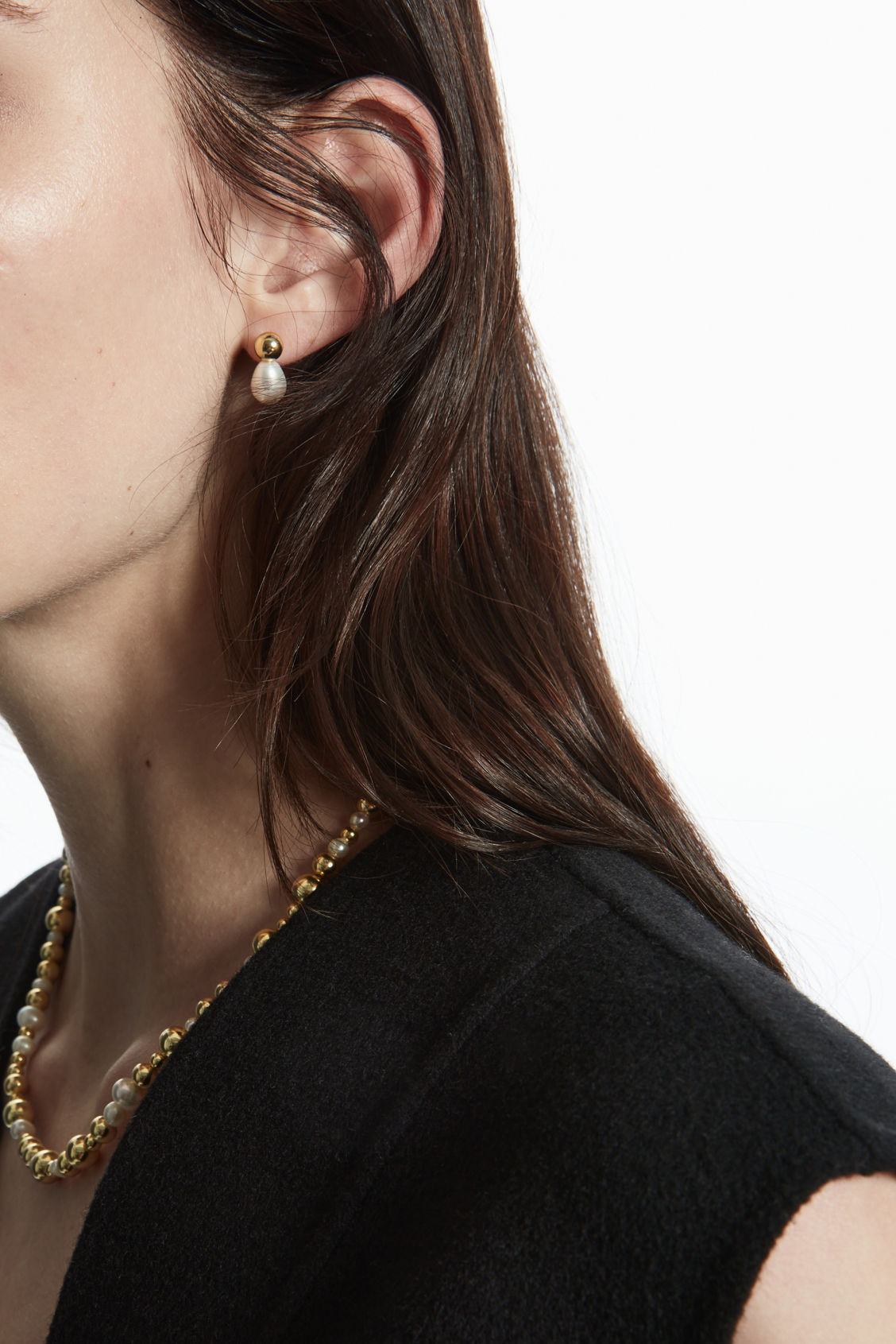 MISMATCHED PEARL EARRINGS