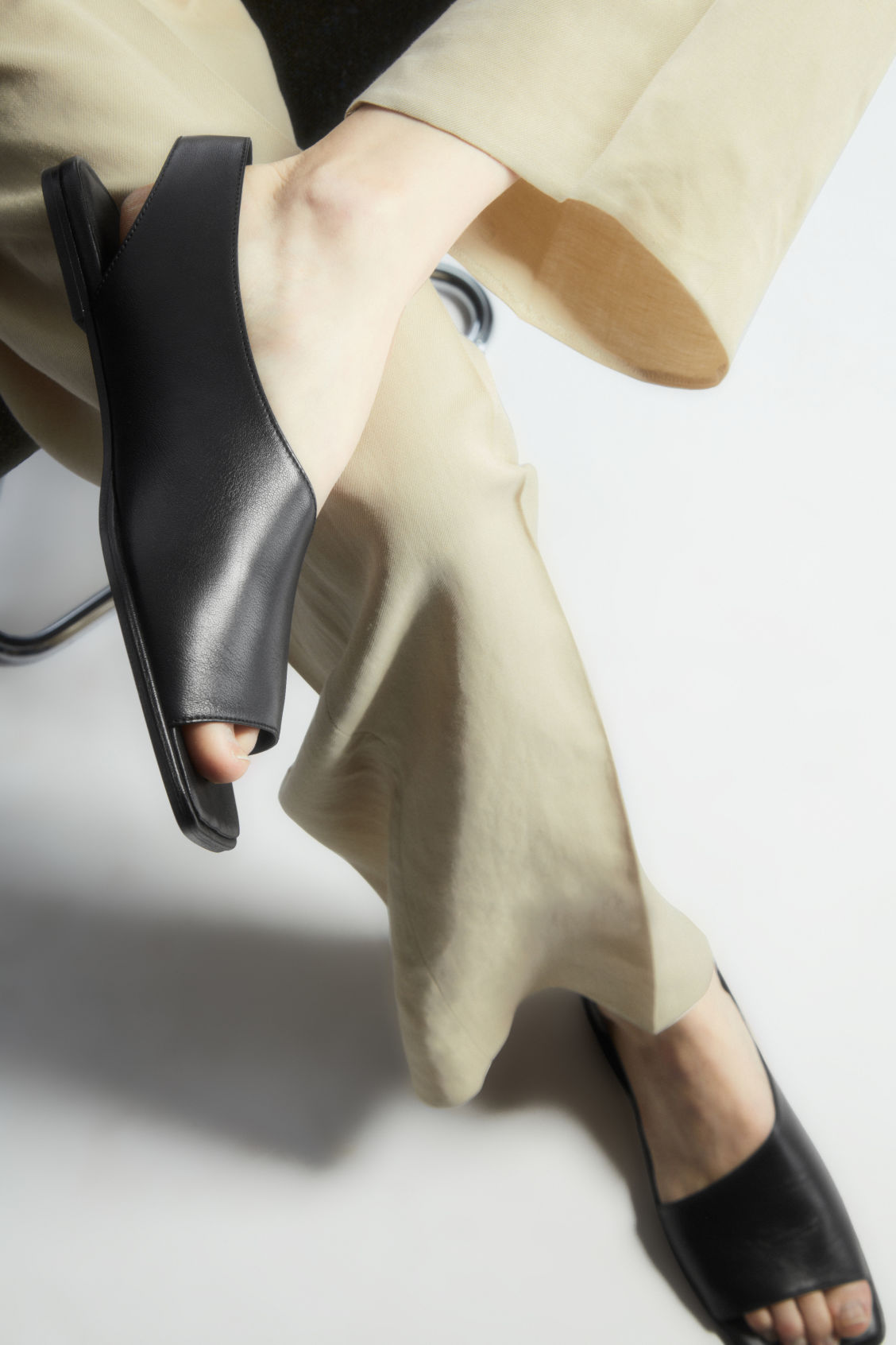 LEATHER SLINGBACK SANDALS