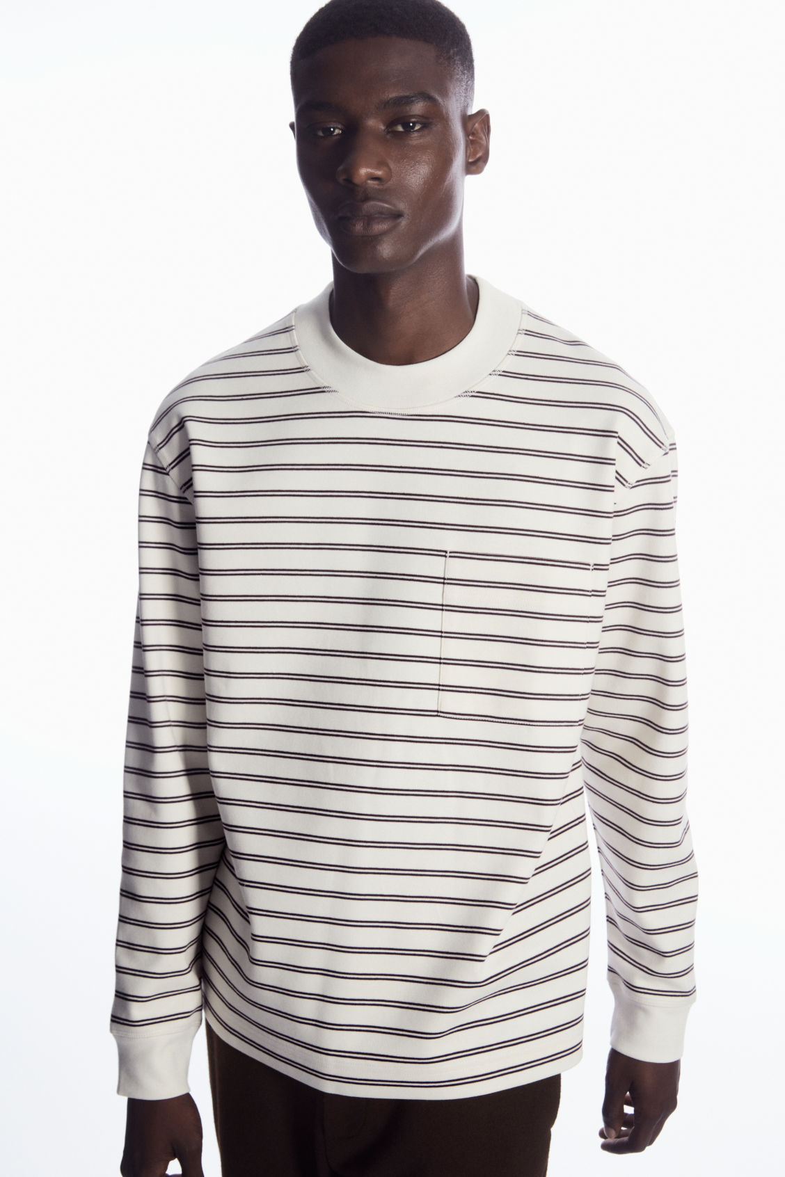 STRIPED MOCK-NECK LONG-SLEEVED T-SHIRT