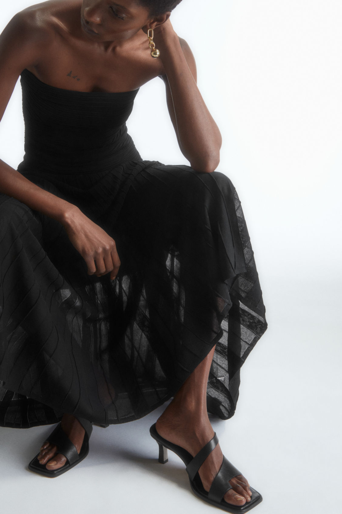 TOE-THONG HEELED SANDALS