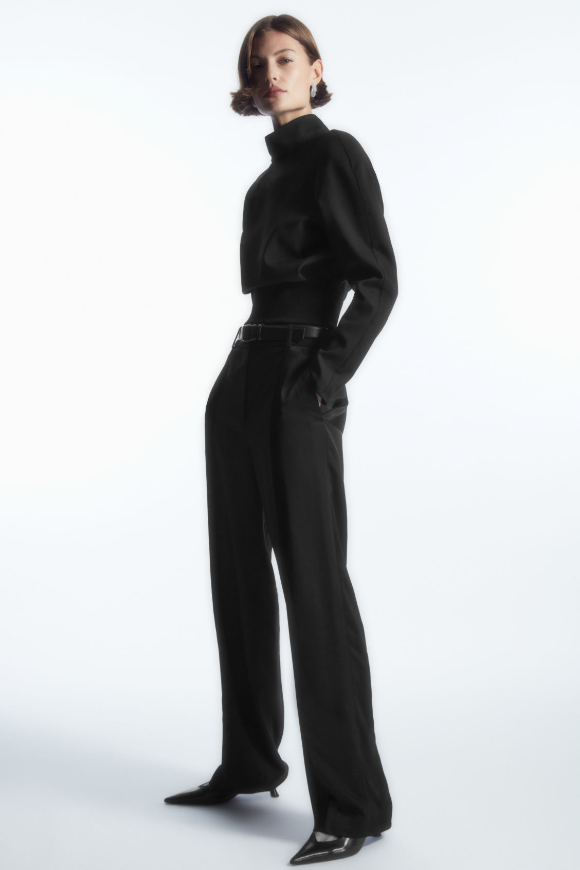 POWER-SHOULDER OPEN-BACK WAISTED WOOL TOP