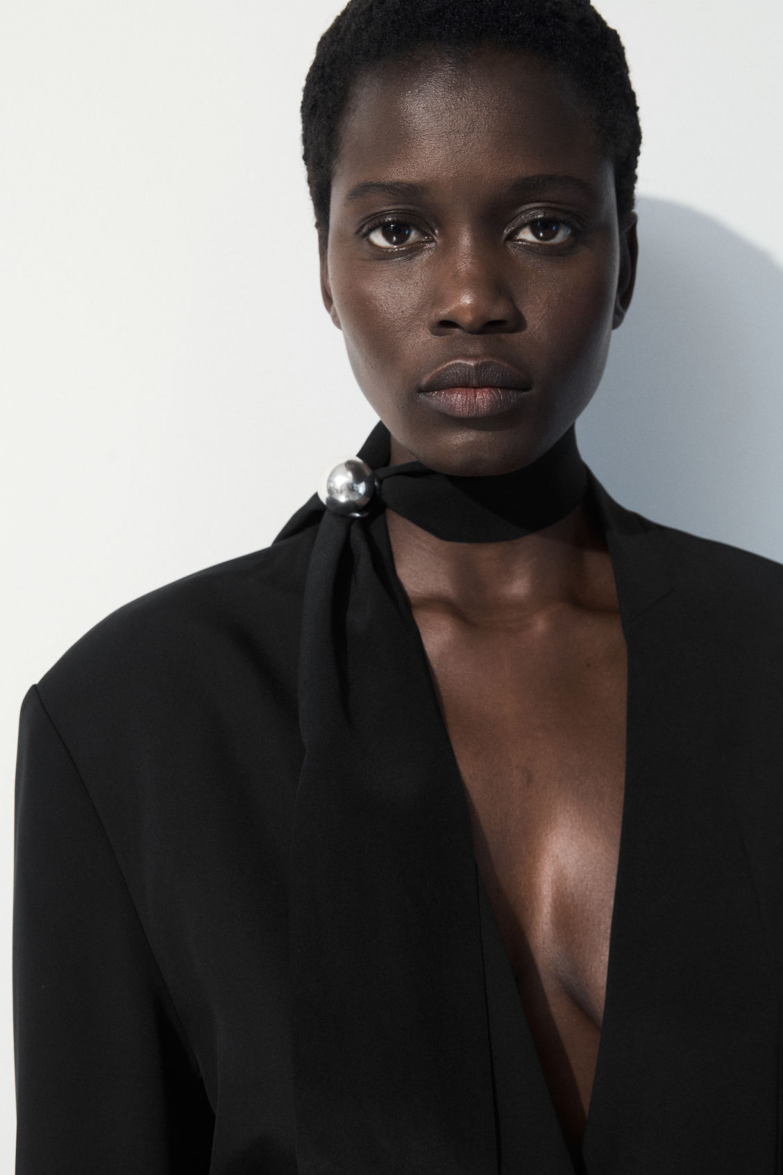 THE SPHERE SCARF RING