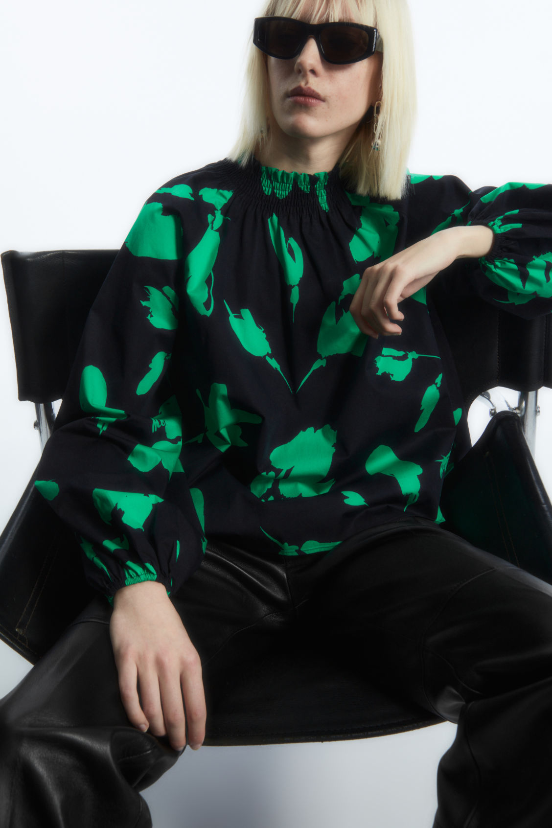 PRINTED SMOCKED BLOUSE