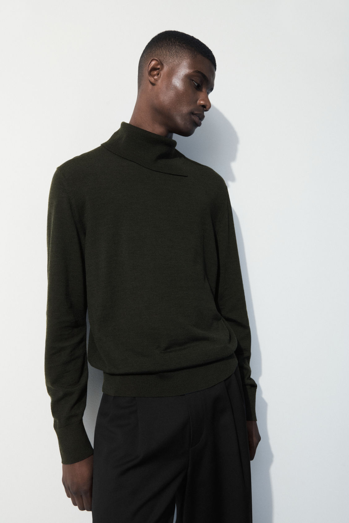 THE MERINO WOOL ROLL-NECK JUMPER