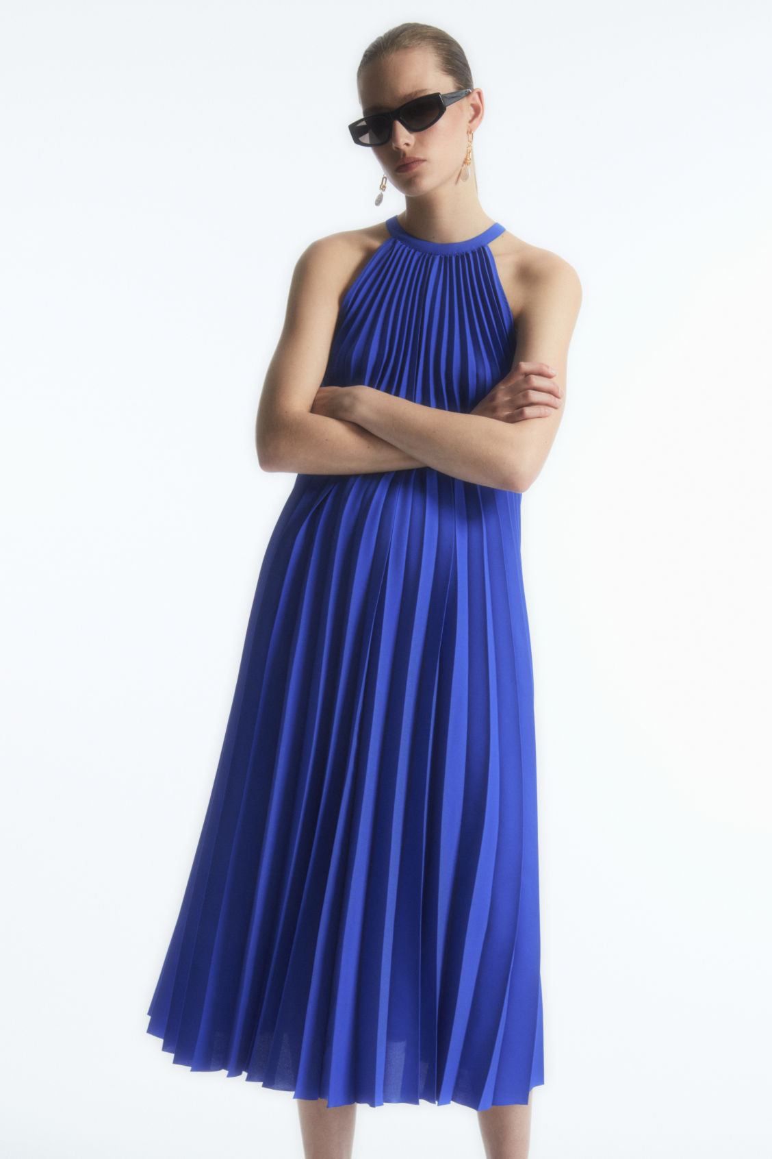 PLEATED HALTERNECK MIDI DRESS