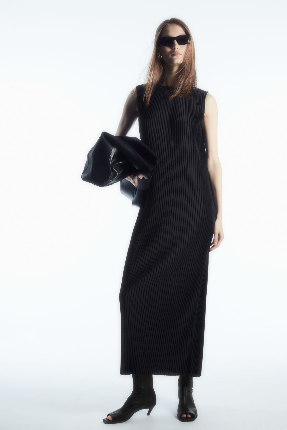 SLEEVELESS PLEATED MAXI DRESS