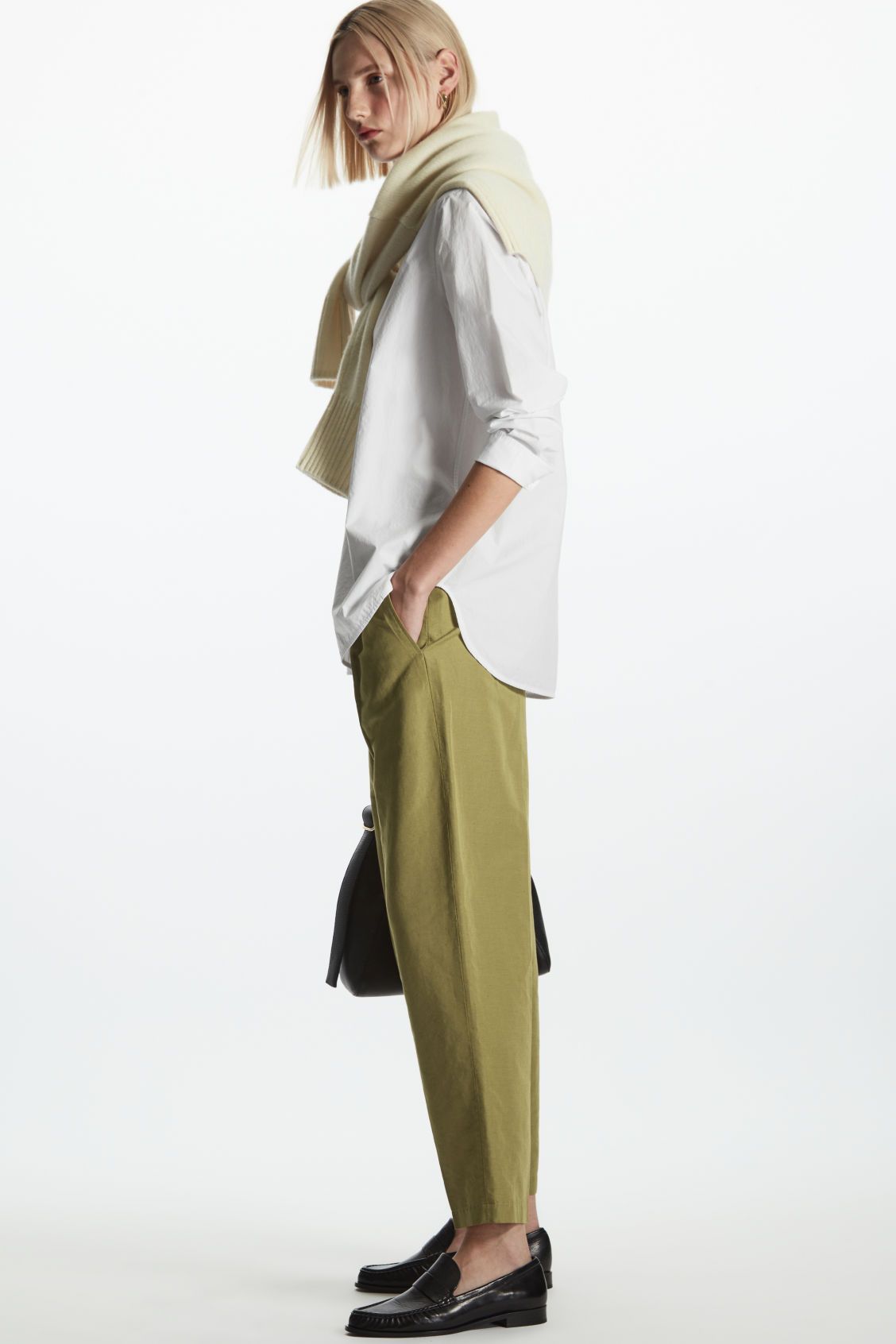 PLEATED LINEN TROUSERS