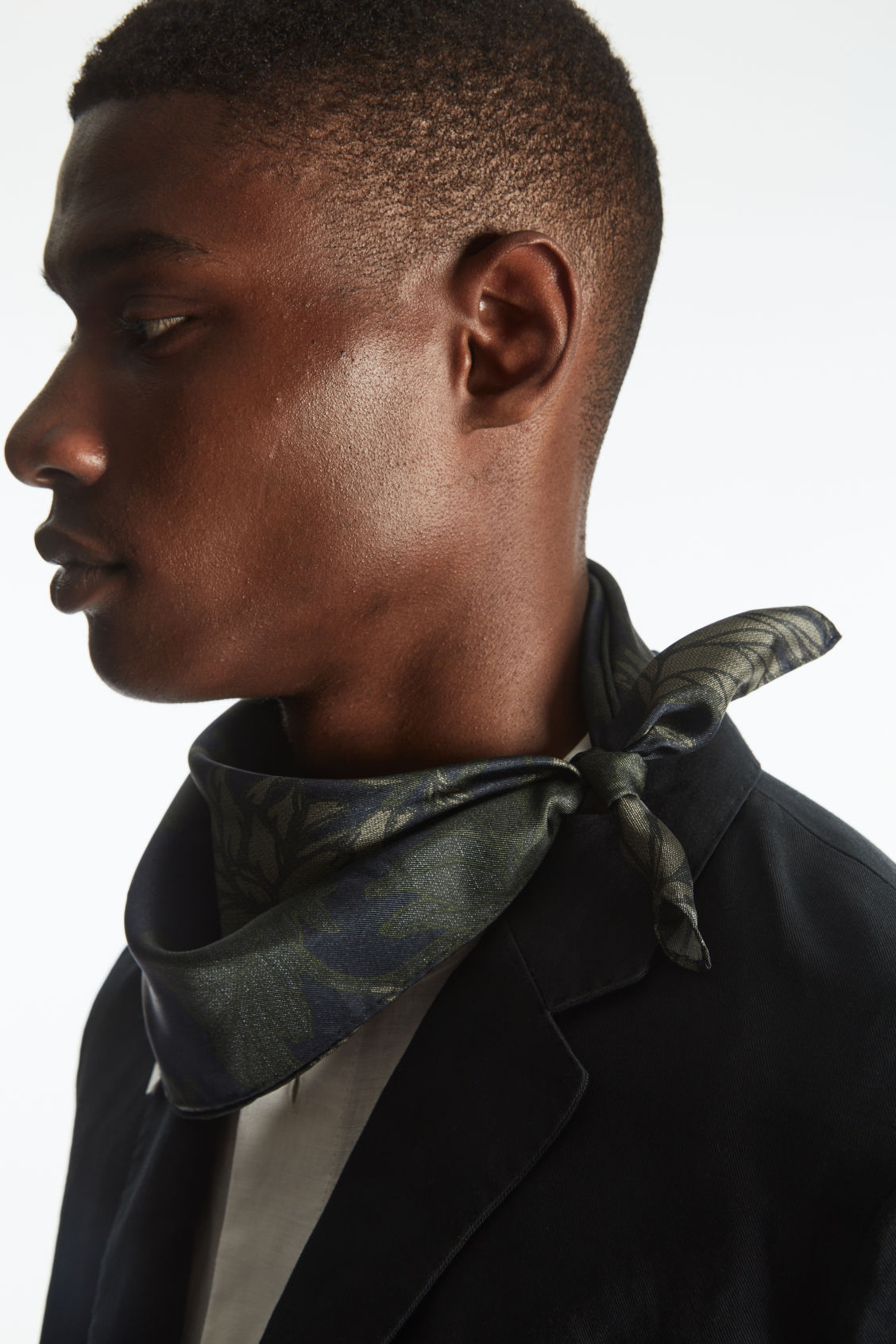 FLORAL-PRINT SILK NECK SCARF