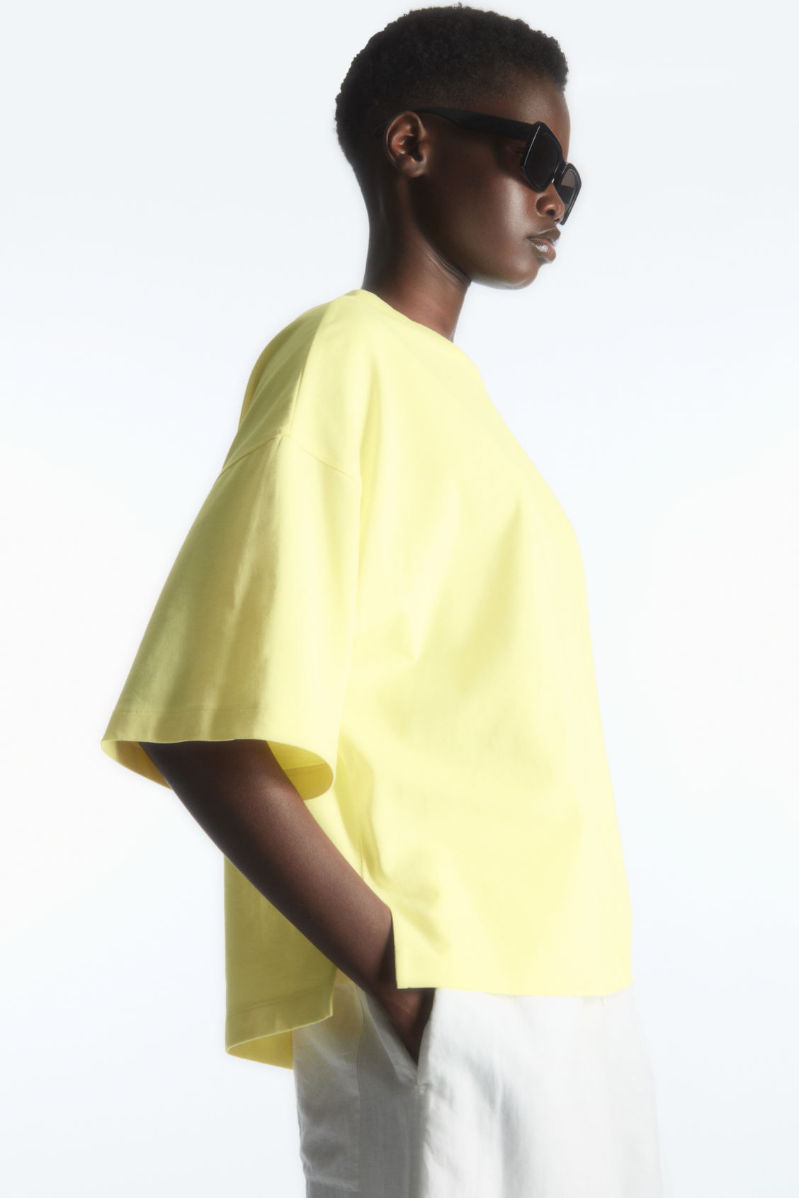 BOXY CURVED-HEM T-SHIRT