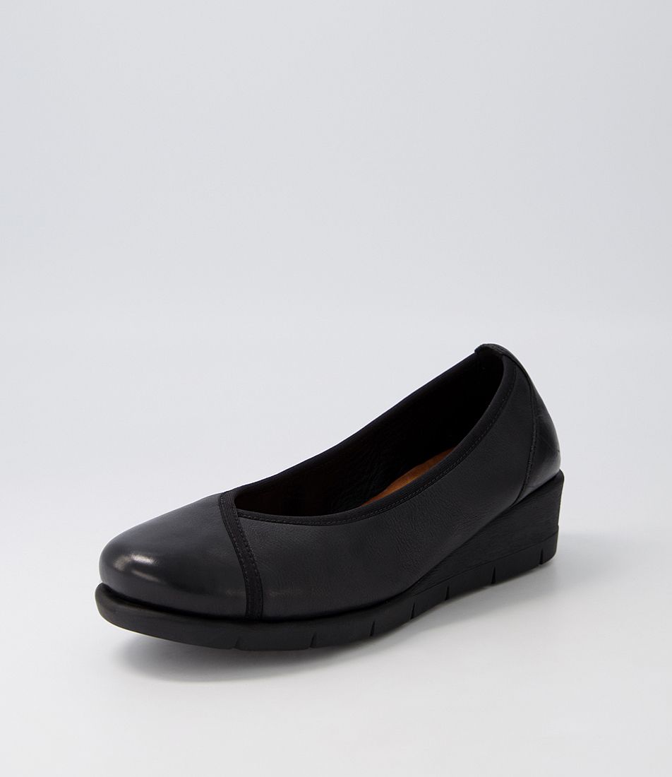 Mexxi Black Leather Wedges