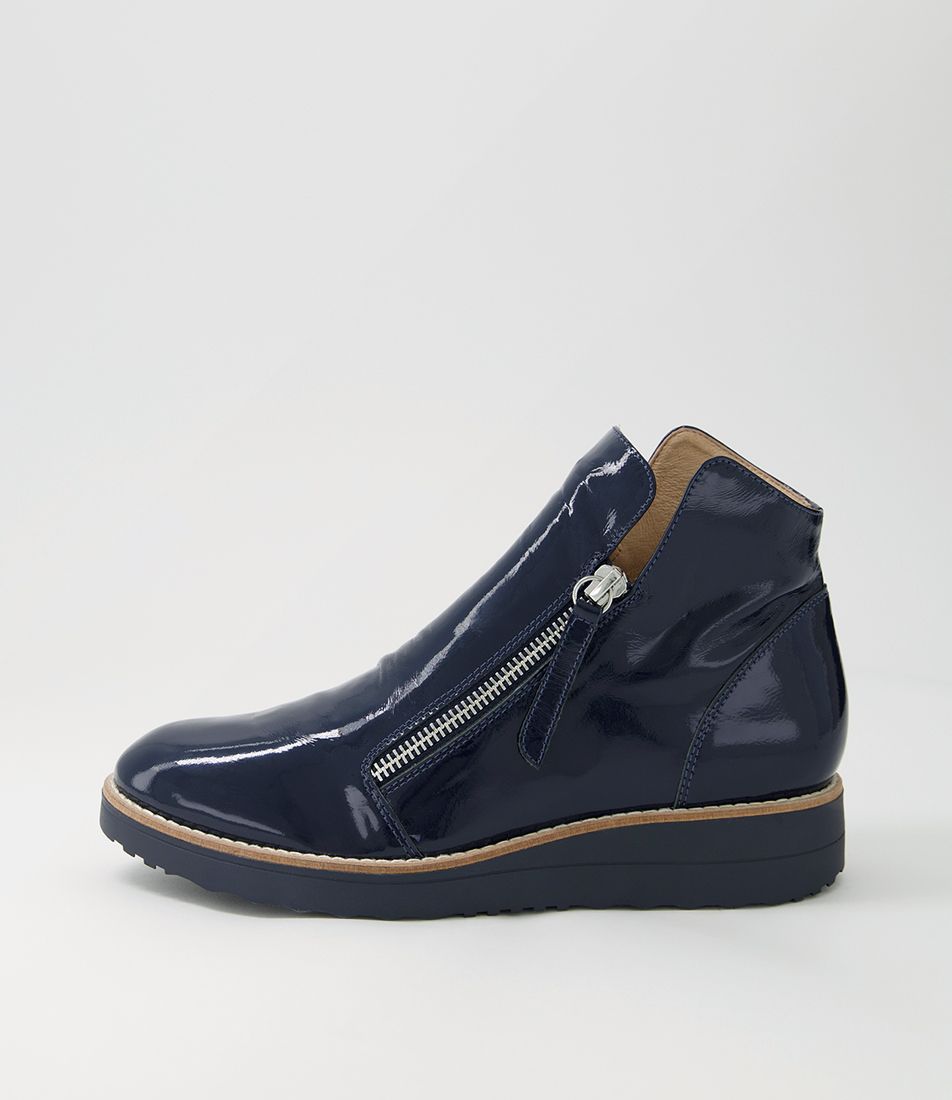 Ohmy Navy Patent Leather Ankle Boots