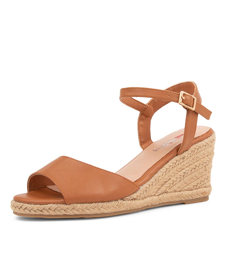 Fimari Tan Sandals