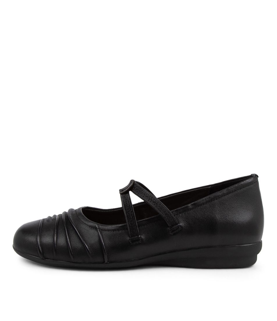 Janda2 Black Leather Slip-On Shoes
