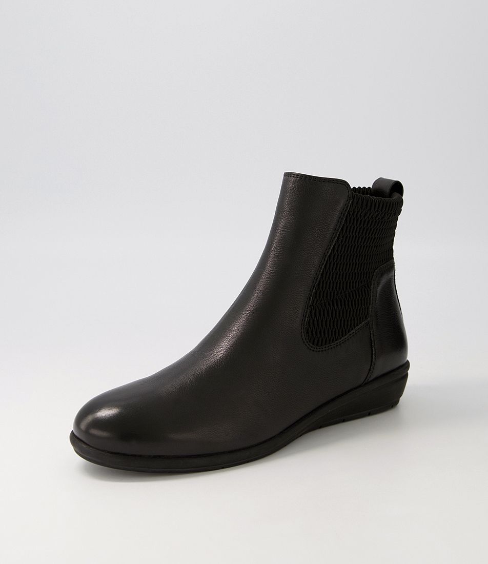 Fragile Black Leather Elastic Chelsea Boots