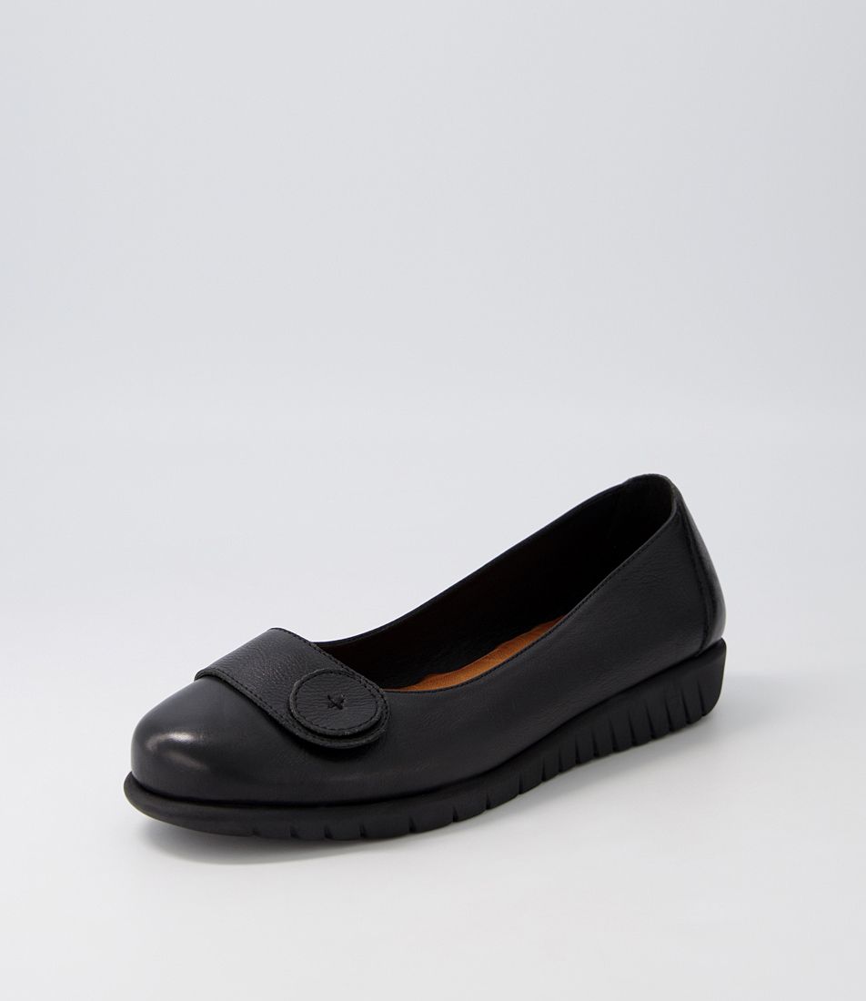 Nanien Black Leather Ballet Flats